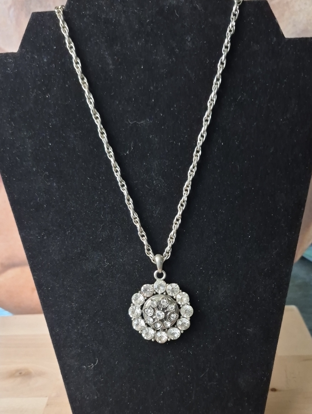 Source Unknown Silver Crystal Cluster Pendant Necklace